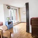 Cozy Bright Apartment- Large & *