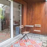 Cozy Bright Apartment- Large & *