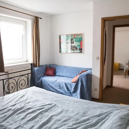 Cozy Bright Apartment- Large &