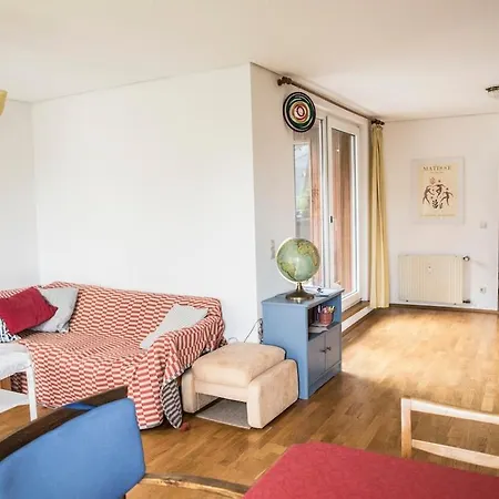 Apartment Cozy Bright Apartment- Large &