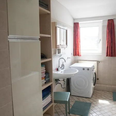 Cozy Bright Apartment- Large & Apartment