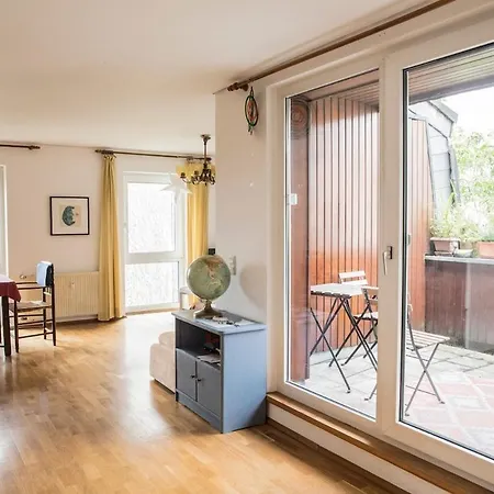 Cozy Bright Apartment- Large & Apartment