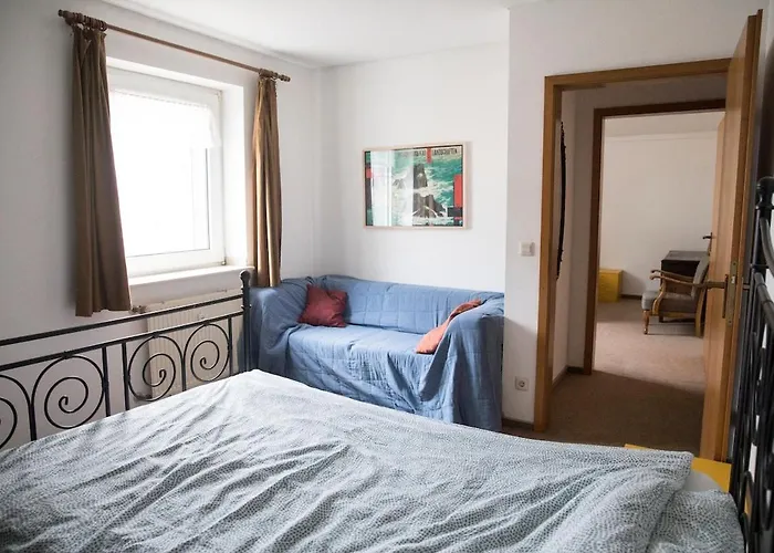 Cozy Bright Apartment- Large &