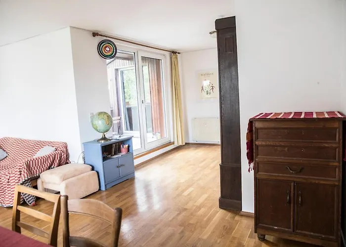 Cozy Bright Apartment- Large & *